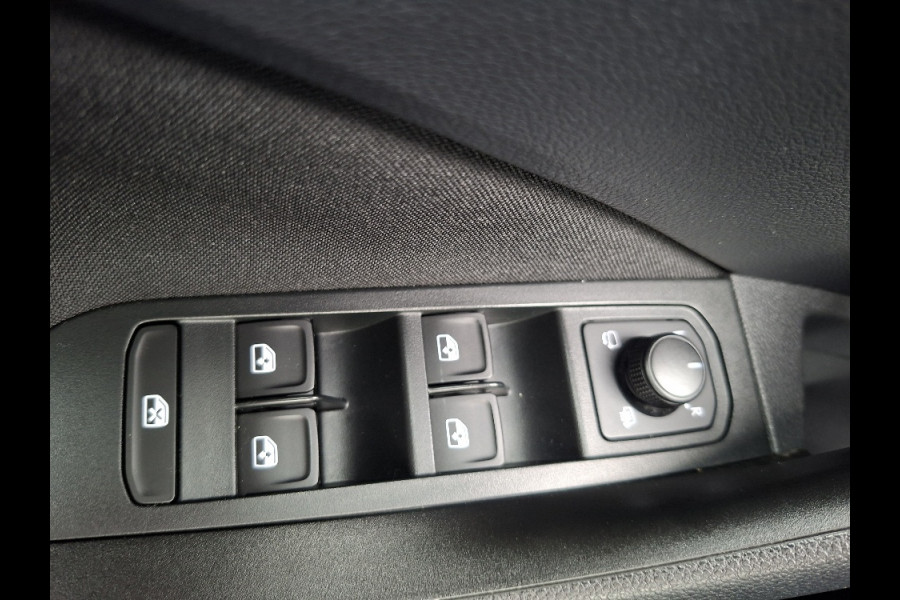 Škoda Kamiq 1.0 TSI Monte Carlo * 29.000KM! * Panoramadak * Stoelverwarming * Carplay * Full Led *