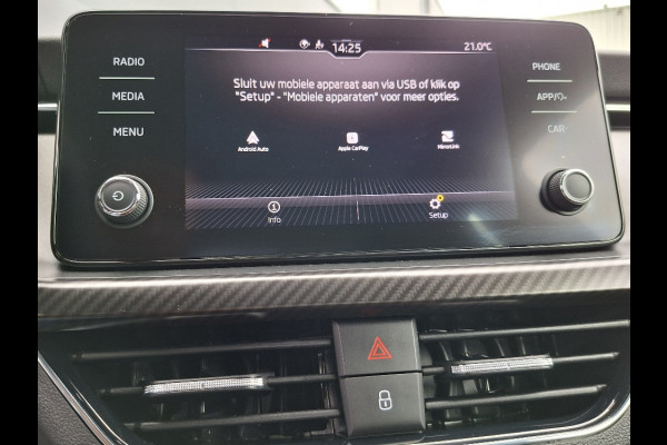 Škoda Kamiq 1.0 TSI Monte Carlo * 29.000KM! * Panoramadak * Stoelverwarming * Carplay * Full Led *