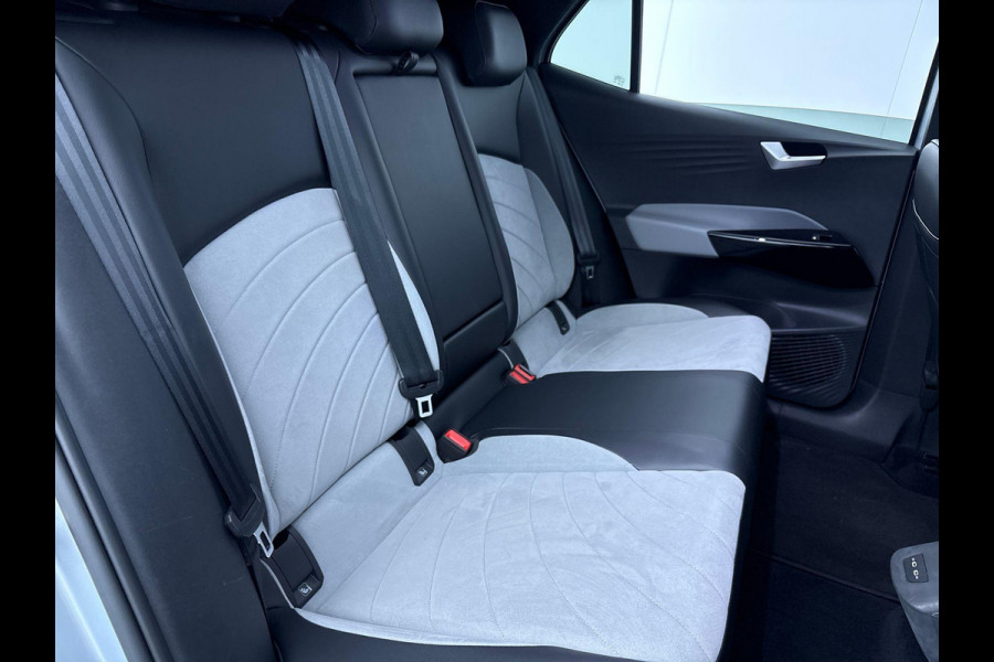 Volkswagen ID.3 Pro Edition 58 kWh 204 pk | Navigatie | Parkeersensoren | Achteruitrijcamera | Adaptive cruise control | Stoelverwarming |