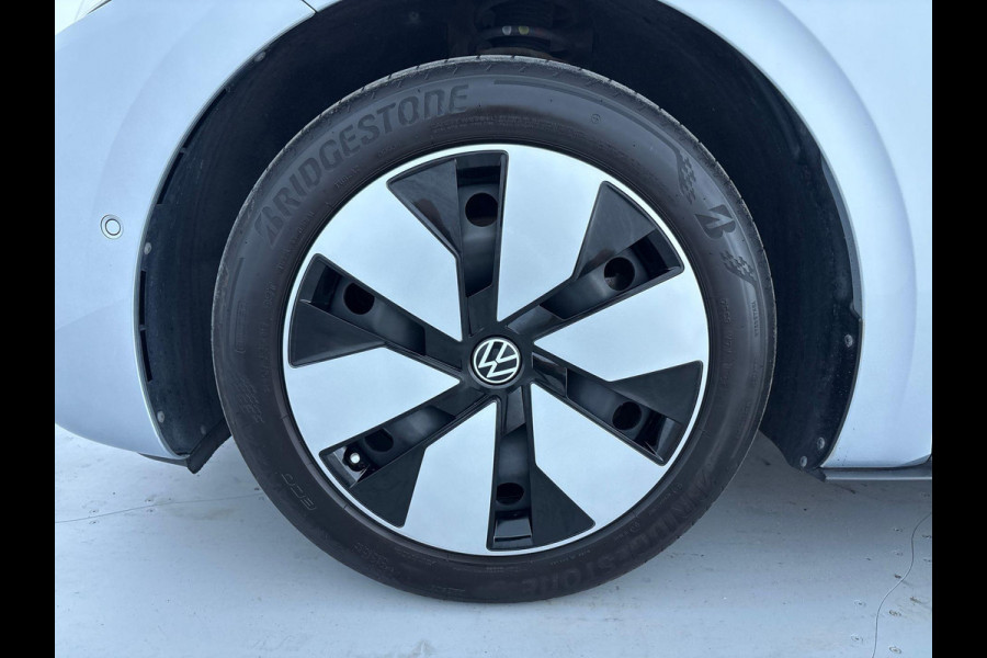Volkswagen ID.3 Pro Edition 58 kWh 204 pk | Navigatie | Parkeersensoren | Achteruitrijcamera | Adaptive cruise control | Stoelverwarming |