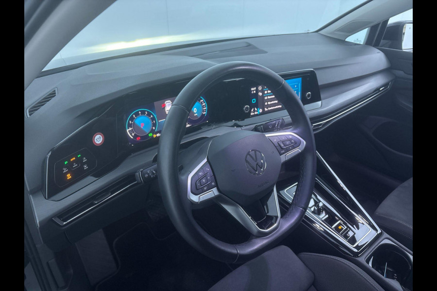 Volkswagen Golf 1.5 eTSI Style 130 pk Automaat (DSG) | Navigatie via App | Parkeersensoren | Achteruitrijcamera | Adaptieve Cruise Control | Stoelverwarming | Autom. airco (3 zones) |