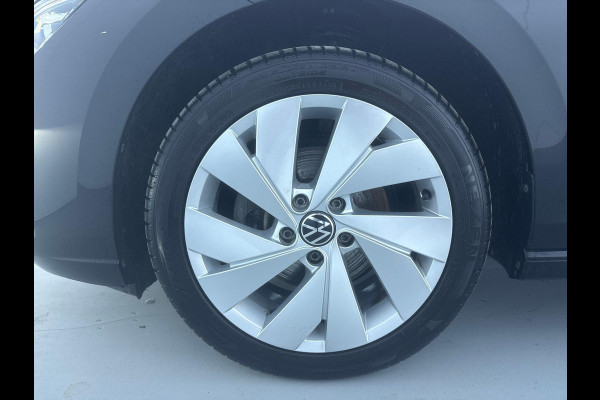 Volkswagen Golf 1.5 eTSI Style 130 pk Automaat (DSG) | Navigatie via App | Parkeersensoren | Achteruitrijcamera | Adaptieve Cruise Control | Stoelverwarming | Autom. airco (3 zones) |