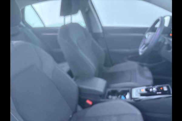 Volkswagen Golf 1.5 eTSI Style 130 pk Automaat (DSG) | Navigatie via App | Parkeersensoren | Achteruitrijcamera | Adaptieve Cruise Control | Stoelverwarming | Autom. airco (3 zones) |