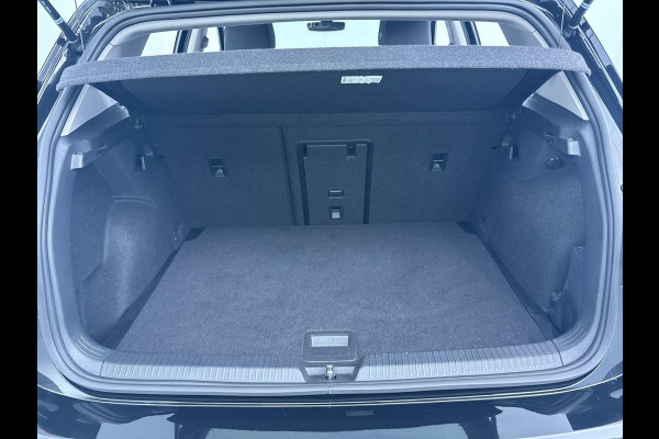 Volkswagen Golf 1.5 eTSI Style 130 pk Automaat (DSG) | Navigatie via App | Parkeersensoren | Achteruitrijcamera | Adaptieve Cruise Control | Stoelverwarming | Autom. airco (3 zones) |