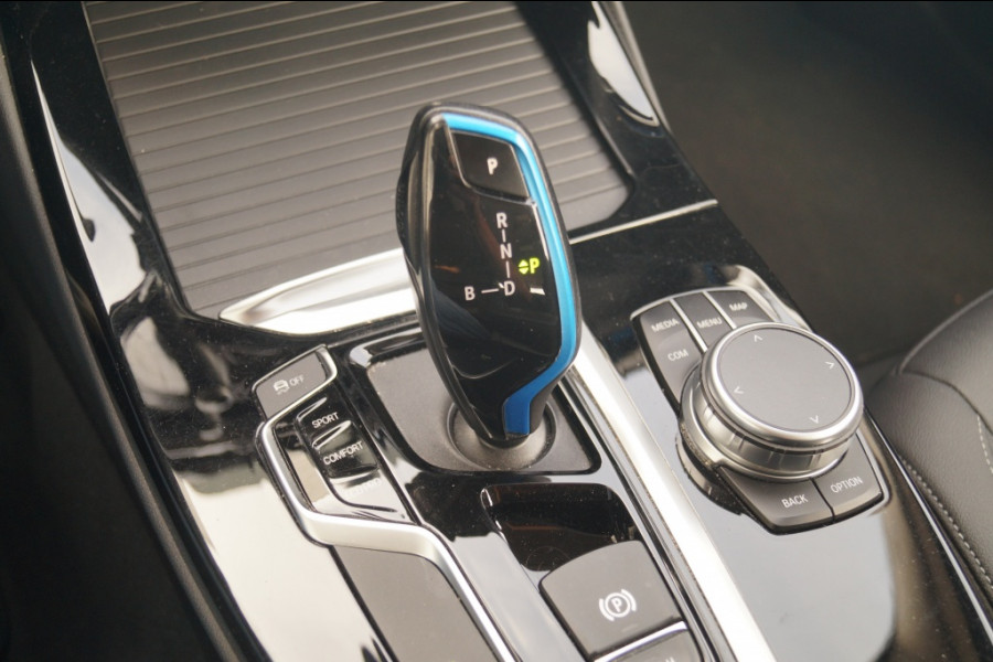 BMW iX3 Executive 80 kWh -SOH95%-PANO-LEER-CAM-NAVI-