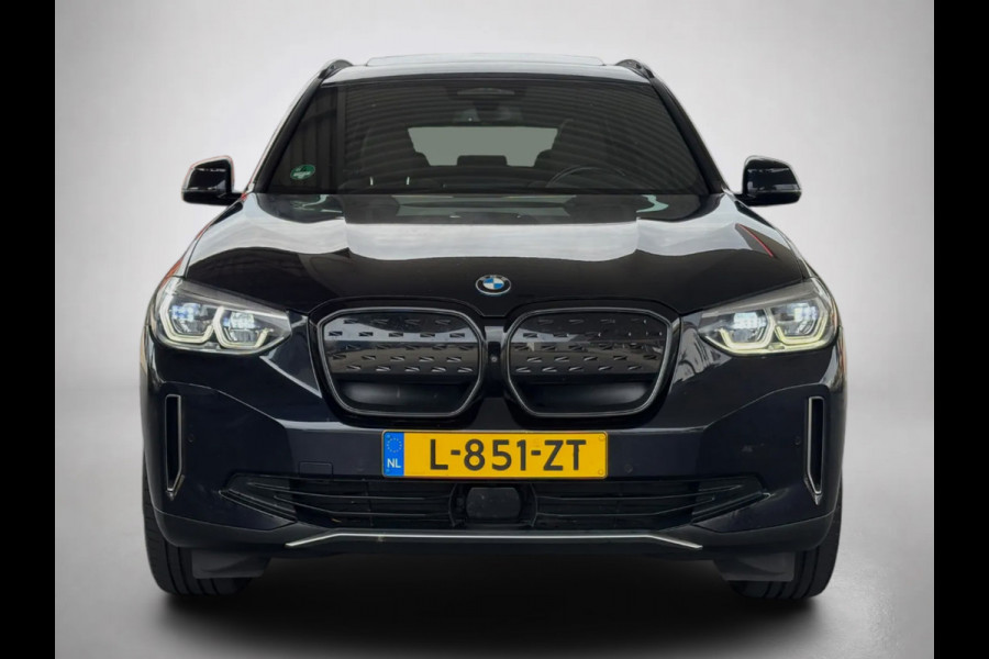 BMW iX3 High Executive 80 kWh M-pakket (NL-auto, Dealer OnderH, Panoramadak, Navi Pro, 360 Camera, Leder, Auto Pilot, StoelV, Etc)