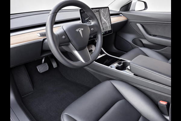 Tesla Model 3 Standard RWD Plus 60 kWh Autopilot Airco Leder Panoramadak PDC VA Camera 19" Sport Wheels