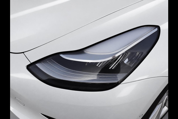 Tesla Model 3 Standard RWD Plus 60 kWh Autopilot Airco Leder Panoramadak PDC VA Camera 19" Sport Wheels
