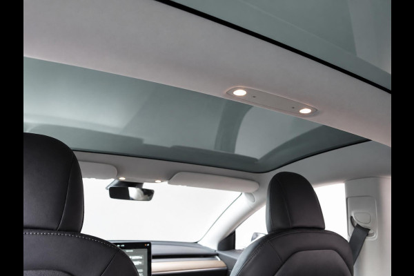 Tesla Model 3 Standard RWD Plus 60 kWh Autopilot Airco Leder Panoramadak PDC VA Camera 19" Sport Wheels