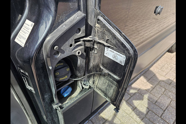 Volkswagen Crafter 35 2.0 TDI L3H3 Cruise control, Airco, Pdc, Carplay, Navi, Camera, 3T-trekhaak, 2x Draaistoelen *Bijzonder geschikt als camper*