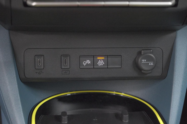 Fiat Grande Panda E La Prima 7 kW 44 kWh | 1 Fase | SOH 96% | Camera | Navigatie | Parkeersensoren
