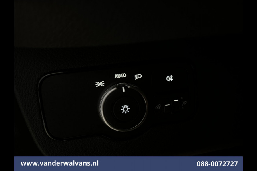 Mercedes-Benz Sprinter 211 CDI 115pk L2H2 Euro6 Airco | Camera | Trekhaak Bijrijdersbank
