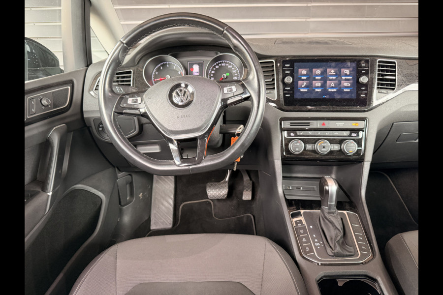 Volkswagen Golf Sportsvan 1.5 TSI ACT Highline | Automaat | LED | Trekhaak | ACC | Navi | Stoelverwarming | Park Assist | Camera |