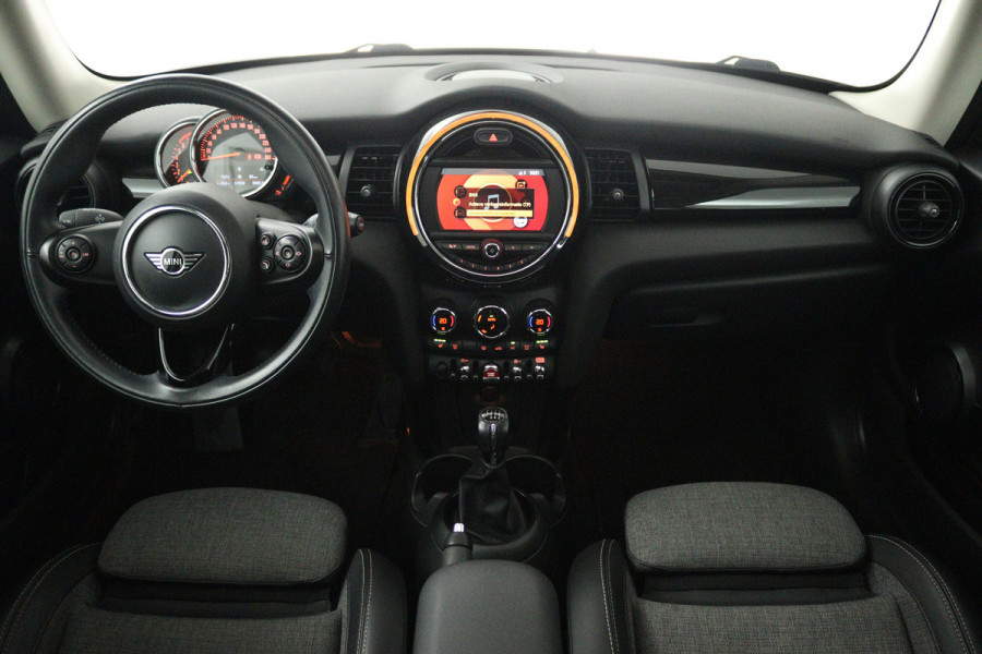 MINI 3-deurs 1.5 Cooper Pepper (PANORAMADAK, STOELVERWARMING, CARPLAY)