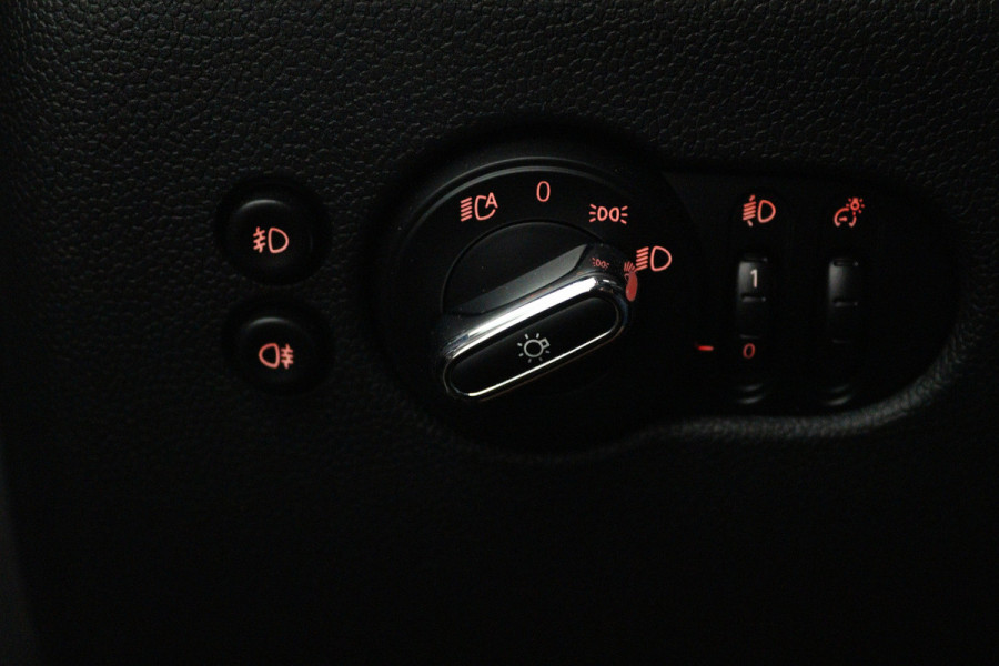 MINI 3-deurs 1.5 Cooper Pepper (PANORAMADAK, STOELVERWARMING, CARPLAY)