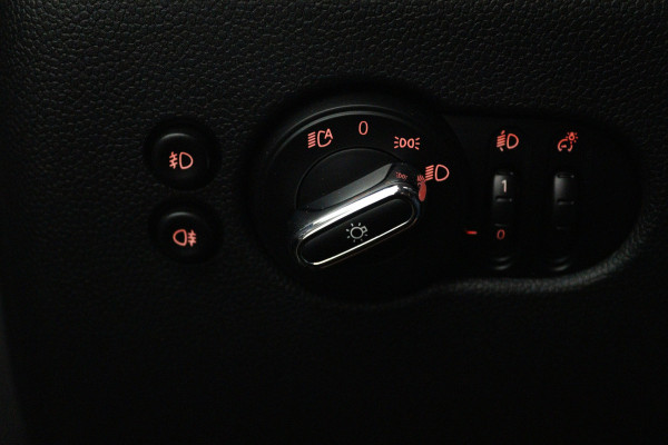MINI 3-deurs 1.5 Cooper Pepper (PANORAMADAK, STOELVERWARMING, CARPLAY)