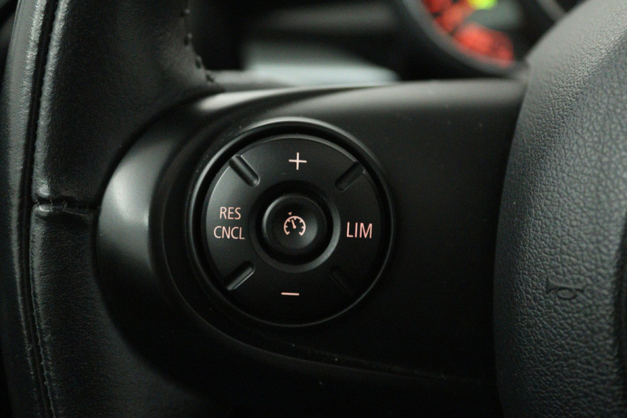 MINI 3-deurs 1.5 Cooper Pepper (PANORAMADAK, STOELVERWARMING, CARPLAY)