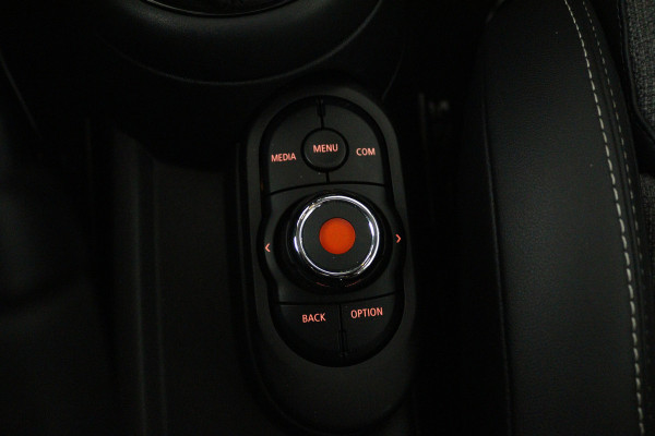 MINI 3-deurs 1.5 Cooper Pepper (PANORAMADAK, STOELVERWARMING, CARPLAY)