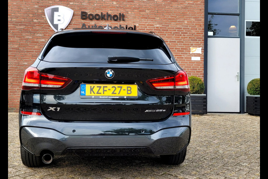 BMW X1 XDrive25e M-sport, Pano, ACC, HUD, Cam, Trekhaak, HiFi, Keyless
