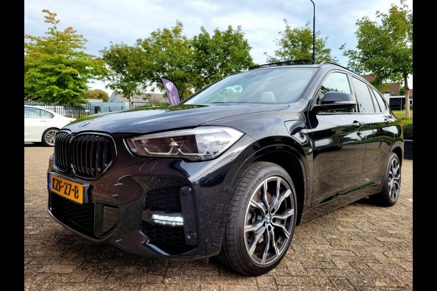 BMW X1 XDrive25e M-sport, Pano, ACC, HUD, Cam, Trekhaak, HiFi, Keyless