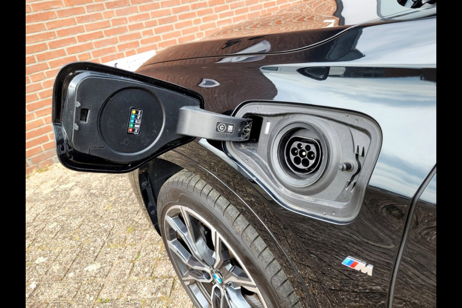 BMW X1 XDrive25e M-sport, Pano, ACC, HUD, Cam, Trekhaak, HiFi, Keyless