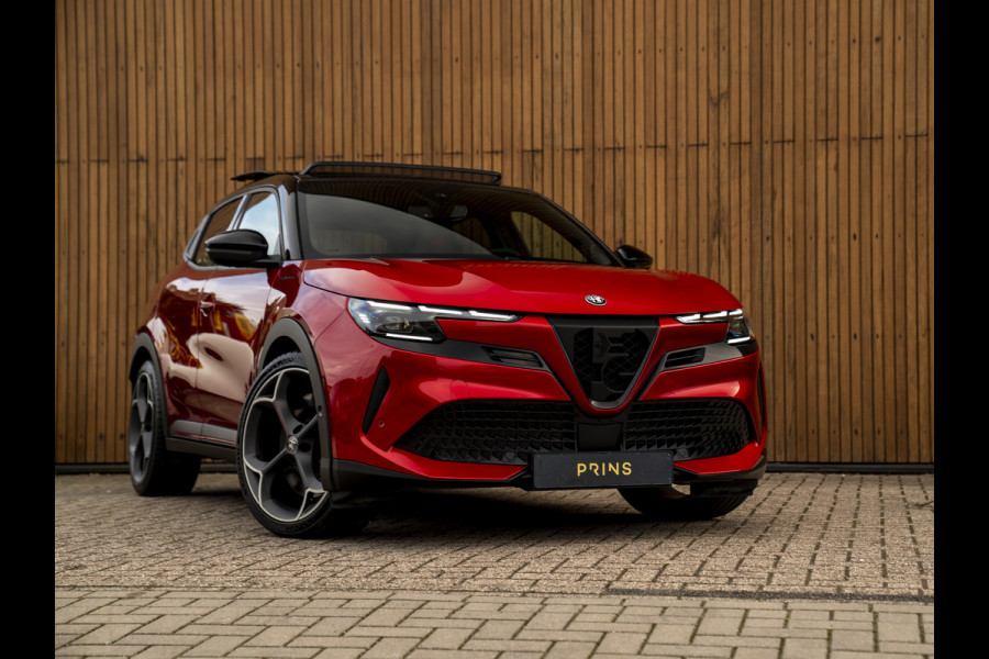 Alfa Romeo junior Elettrica Veloce 54 kWh | Corsa stoelen | Pano-dak | Techno Pack | Sport Pack