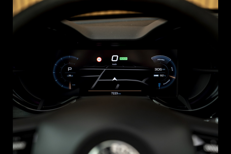 Alfa Romeo junior Elettrica Veloce 54 kWh | Corsa stoelen | Pano-dak | Techno Pack | Sport Pack