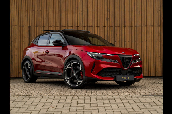 Alfa Romeo junior Elettrica Veloce 54 kWh | Corsa stoelen | Pano-dak | Techno Pack | Sport Pack