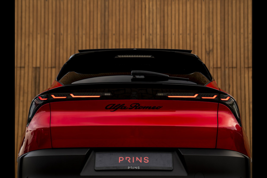 Alfa Romeo junior Elettrica Veloce 54 kWh | Corsa stoelen | Pano-dak | Techno Pack | Sport Pack
