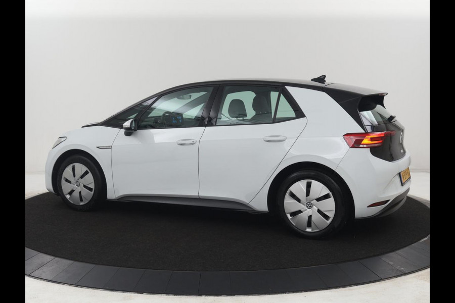 Volkswagen ID.3 Life 58 kWh | SOH 93.6% | Adaptive cruise | Stuur/stoel verwarming | Sfeerverlichting | Park assist | Carplay |
