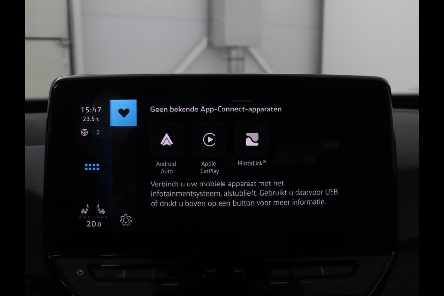 Volkswagen ID.3 Life 58 kWh | SOH 93.6% | Adaptive cruise | Stuur/stoel verwarming | Sfeerverlichting | Park assist | Carplay |