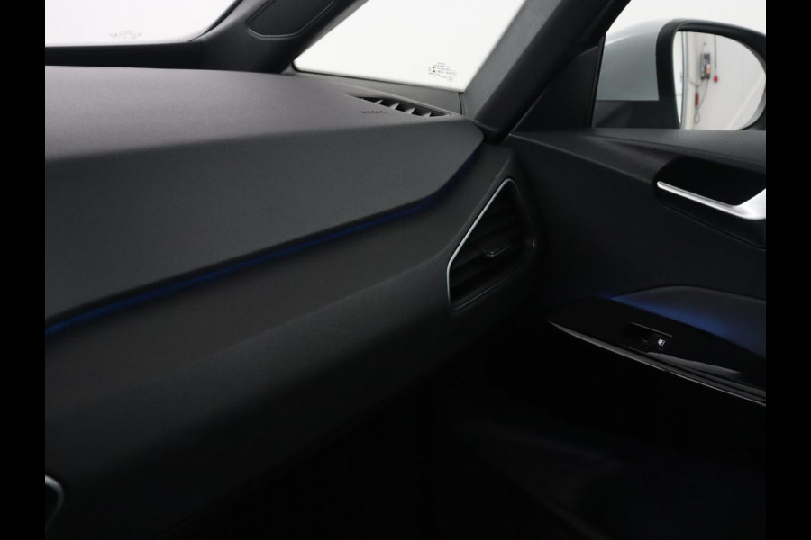 Volkswagen ID.3 Life 58 kWh | SOH 93.6% | Adaptive cruise | Stuur/stoel verwarming | Sfeerverlichting | Park assist | Carplay |