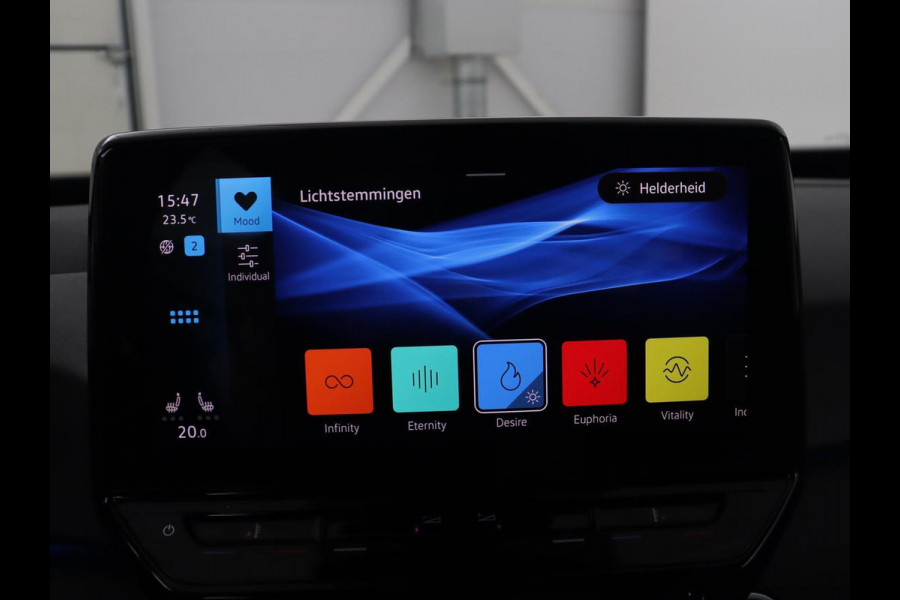 Volkswagen ID.3 Life 58 kWh | SOH 93.6% | Adaptive cruise | Stuur/stoel verwarming | Sfeerverlichting | Park assist | Carplay |