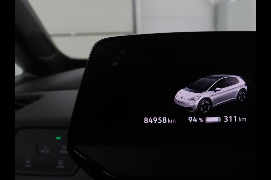 Volkswagen ID.3 Life 58 kWh | SOH 93.6% | Adaptive cruise | Stuur/stoel verwarming | Sfeerverlichting | Park assist | Carplay |