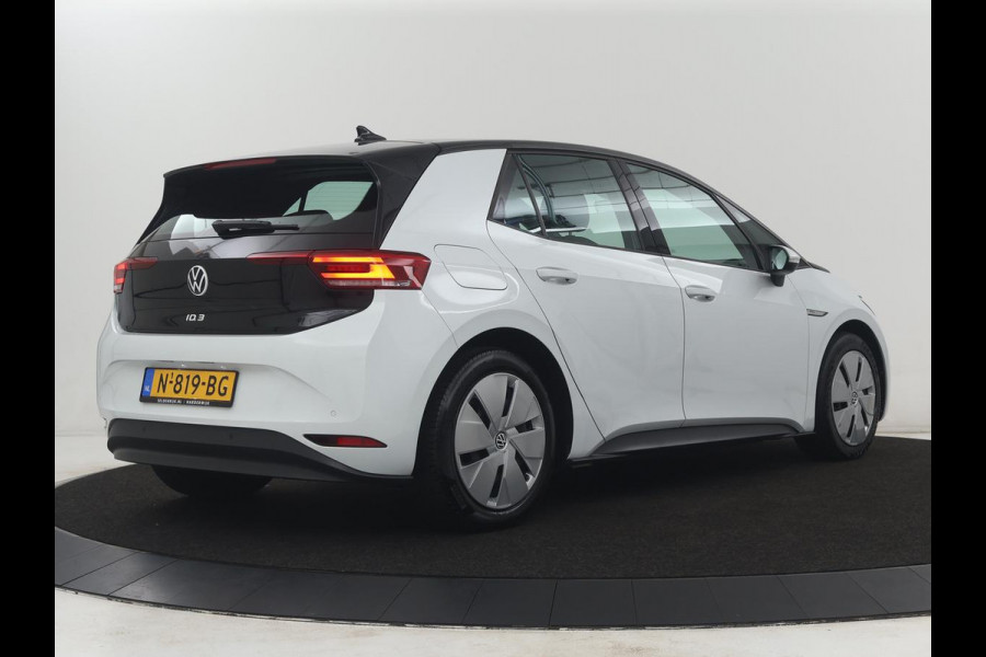 Volkswagen ID.3 Life 58 kWh | SOH 93.6% | Adaptive cruise | Stuur/stoel verwarming | Sfeerverlichting | Park assist | Carplay |