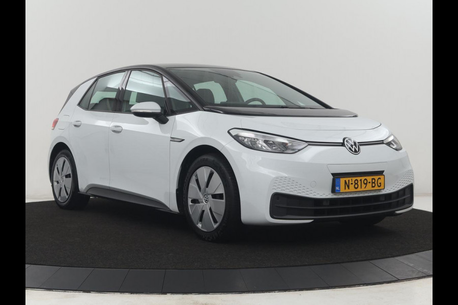 Volkswagen ID.3 Life 58 kWh | SOH 93.6% | Adaptive cruise | Stuur/stoel verwarming | Sfeerverlichting | Park assist | Carplay |