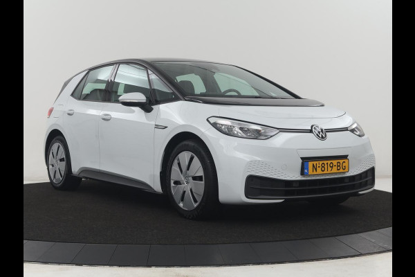 Volkswagen ID.3 Life 58 kWh | SOH 93.6% | Adaptive cruise | Stuur/stoel verwarming | Sfeerverlichting | Park assist | Carplay |