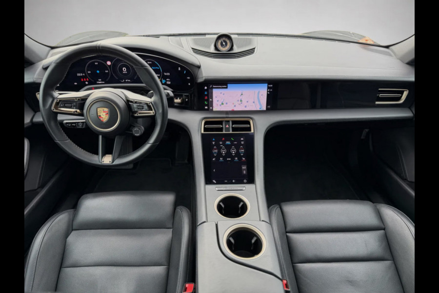 Porsche Taycan Performance 84 kWh 93% SoH (NL-auto, Panorama, Sport Chrono, Ledere Dash, 360 Camera, StoelVerkoel, CarPlay, Etc)