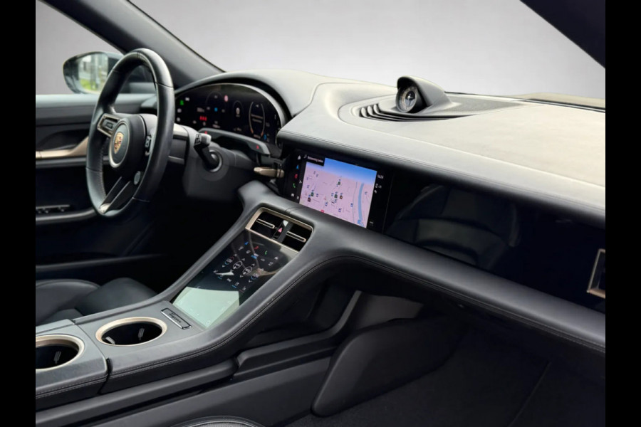 Porsche Taycan Performance 84 kWh 93% SoH (NL-auto, Panorama, Sport Chrono, Ledere Dash, 360 Camera, StoelVerkoel, CarPlay, Etc)