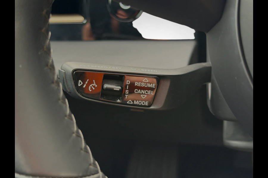 Porsche Taycan Performance 84 kWh 93% SoH (NL-auto, Panorama, Sport Chrono, Ledere Dash, 360 Camera, StoelVerkoel, CarPlay, Etc)
