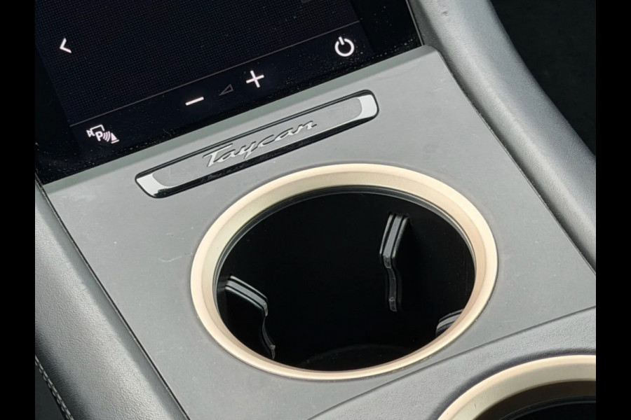 Porsche Taycan Performance 84 kWh 93% SoH (NL-auto, Panorama, Sport Chrono, Ledere Dash, 360 Camera, StoelVerkoel, CarPlay, Etc)