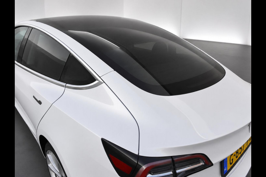 Tesla Model 3 Standard RWD Plus 60 kWh Autopilot Airco Leder Panoramadak PDC VA Camera 19" Sport Wheels