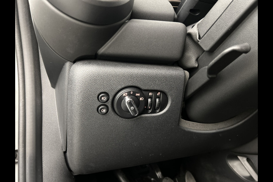MINI Cooper 1.5 one Classic Facelift Digital Cockpit/Carplay/Navi/Keyless entry/Park.sens