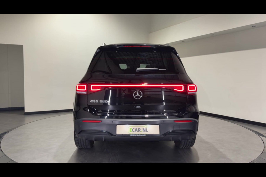 Mercedes-Benz EQB 250+ Sport Edition 71 kWh | AMG-styling | Keyless | Panoramadak | Stoelen verwarmd