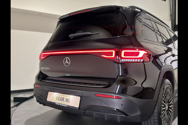 Mercedes-Benz EQB 250+ Sport Edition 71 kWh | AMG-styling | Keyless | Panoramadak | Stoelen verwarmd