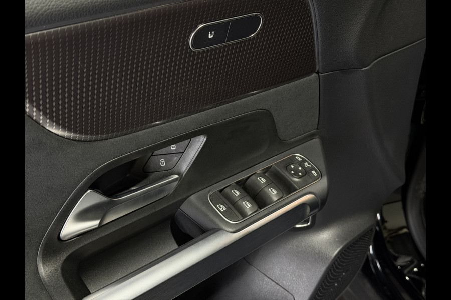Mercedes-Benz EQB 250+ Sport Edition 71 kWh | AMG-styling | Keyless | Panoramadak | Stoelen verwarmd