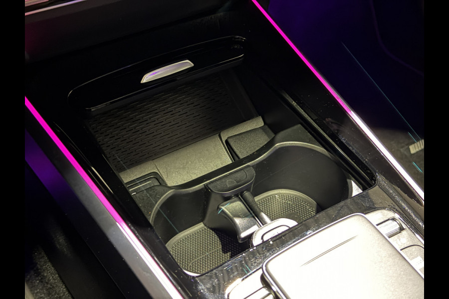 Mercedes-Benz EQB 250+ Sport Edition 71 kWh | AMG-styling | Keyless | Panoramadak | Stoelen verwarmd