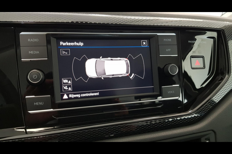 Volkswagen Polo 1.0 TSI Automaat Life Navigatie Climate Control Stoelverwarming Digitale cockpit Camera Parkeer sensoren Led DAB