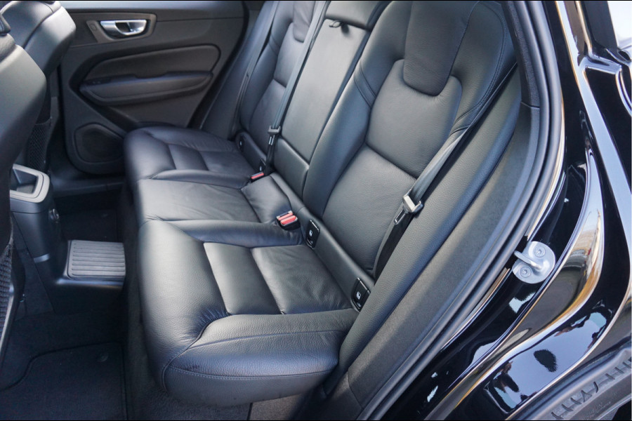 Volvo XC60 2.0 T6 Plug-in hybrid AWD Ultimate Dark Head-Up Long-Range 20"Velgen Schuifdak.