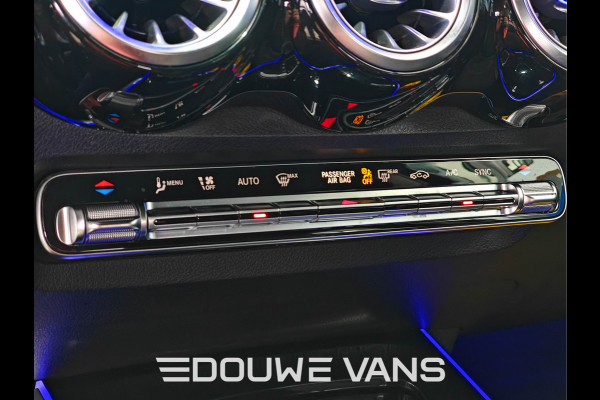 Mercedes-Benz Glb 200 Automaat Panorama AMG-Line Trekhaak Ambiente Verli. Stoelverw. Navi Night Pakket